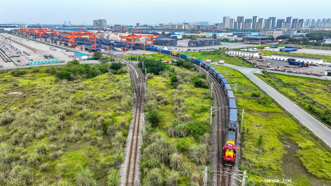 中老鐵路促進(jìn)了沿線(xiàn)客流、物流、信息流高效